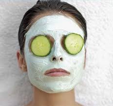 A clay face mask is the best and most natural clarifyng mask. pic vis chiclooking.com