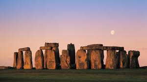 Stonehenge - pic via guiddoo.com 