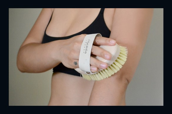 Detach the arm for most of your body as its easier to use - pic via www.athleticaesthetic.co